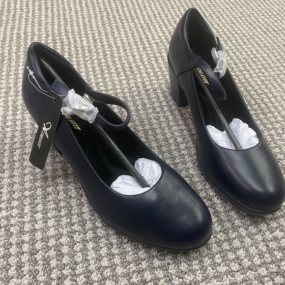 Athlefit Shoes - Nwt athlefit Navy Mary Jane Block Heel Pumps - Women's